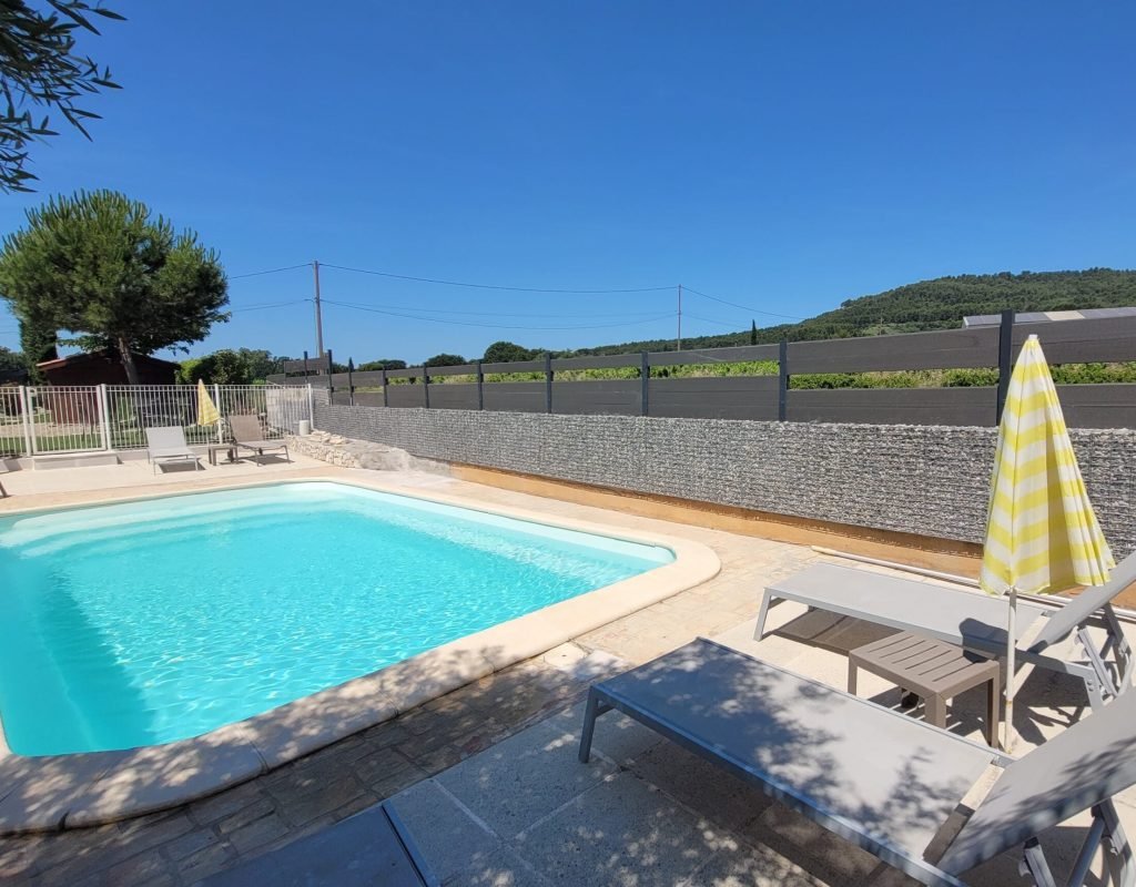 Domaine Artemiss vue colline Perréal