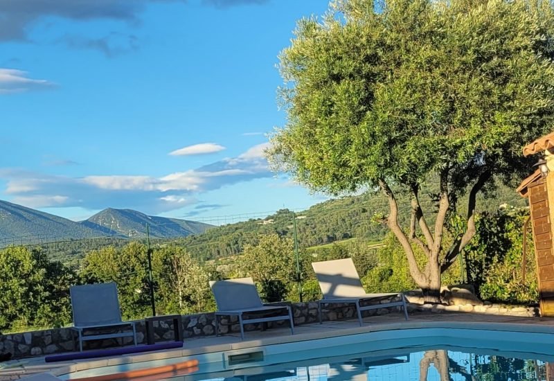 PISCINE LUBERON APT
