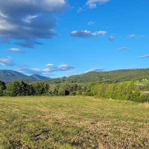 gite ok vue sur LES MONTS DU LUBERON coté EST